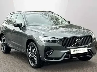 Usado Volvo XC60 Plus 250 HP (183 kW) 2026 Verde SUV