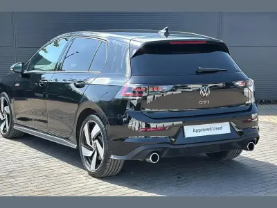 Second-hand VW Golf VIII GTI 265 CP (194 kW) 2025 Negru Hatchback