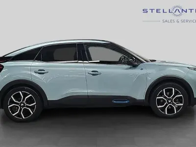Usado Citroën e-C4 Shine 98 kW (134 CV) 2024 Azul Utilitario