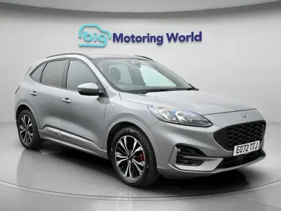 Second-hand Ford Kuga ST-Line X 190 CP (139 kW) 2022 Argintiu SUV