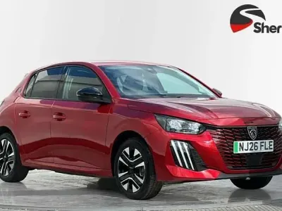 Ny Peugeot e-208 Allure 100 kW (136 HK) 2026 Röd Halvkombi