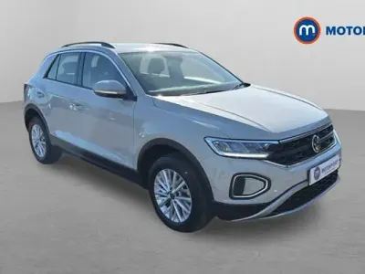 Usado VW T-Roc Life 150 HP (110 kW) 2024 Cinzento SUV