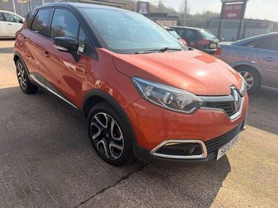 Used Renault Captur Dynamique 90 HP (66 kW) 2015 Orange/black SUV