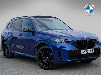 Używany BMW X5 M Sport 523 KM (384 kW) 2025 Niebieski SUV