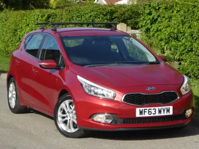 Begagnad Kia Ceed 128 HK (94 kW) 2013 Röd Halvkombi