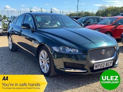 Begagnad Jaguar XF Portfolio 180 HK (132 kW) 2016 Grön Sedan