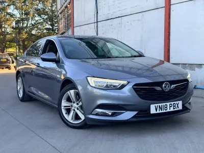Second-hand Vauxhall Insignia SRi 2018 Gri Hatchback