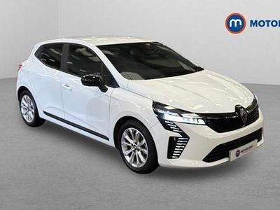 Used Renault Clio V Evolution 90 HP (66 kW) 2024 White Hatchback