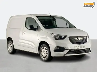 Begagnad Vauxhall Combo 100 HK (73 kW) 2023 Vit Minibuss