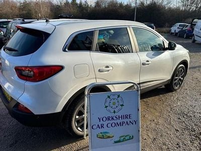 White Used 2016 Renault Kadjar Dynamique SUV | £4,995 (Fair price)