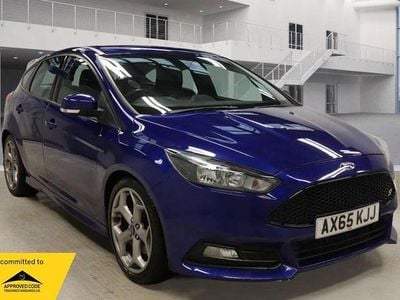 Used Ford Focus ST 185 HP (136 kW) 2015 Blue Hatchback