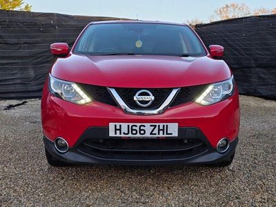Used Nissan Qashqai N-Connecta 2016 Red SUV