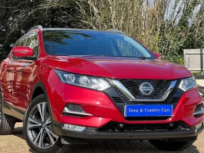 Used Nissan Qashqai N-Connecta 2018 Red SUV