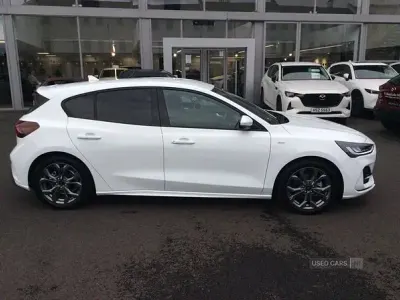 Used Ford Focus ST-Line 125 HP (91 kW) 2024 White Hatchback
