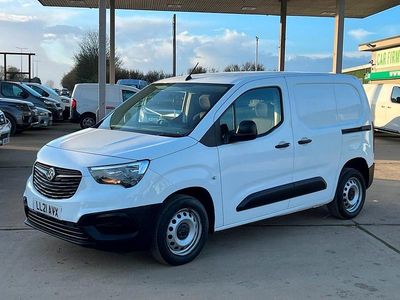 Used Vauxhall Combo 100 HP (73 kW) 2021 White MPV