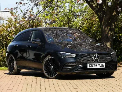 Usado Mercedes CLA220 AMG Line Premium Plus 190 CV (139 kW) 2025 Negro Berlina