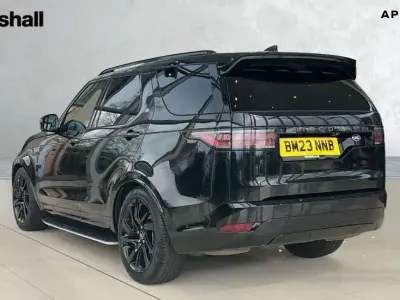 Usado Land Rover Discovery 5 SE Dynamic 300 HP (220 kW) 2023 Preto SUV