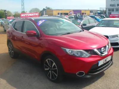 Used Nissan Qashqai Tekna 130 HP (95 kW) 2014 Red SUV