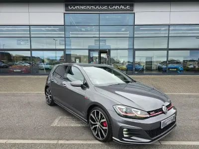 Usado VW Golf VII GTI 245 HP (180 kW) 2020 Cinzento Citadino