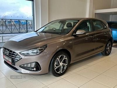 Used Hyundai i30 SE 120 HP (88 kW) 2023 Bronze Hatchback