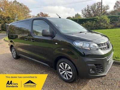 Black Used 2022 Vauxhall Vivaro S MPV | £10,990 (Good price)