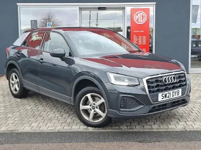Usado Audi Q2 110 CV (80 kW) 2021 Gris SUV