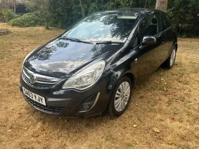 Used Vauxhall Corsa 83 HP (61 kW) 2013 Black Hatchback
