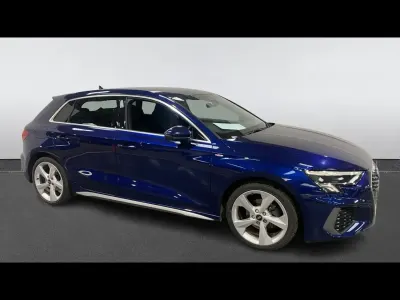 Begagnad Audi A3 S-Line 150 HK (110 kW) 2023 Blå Sedan