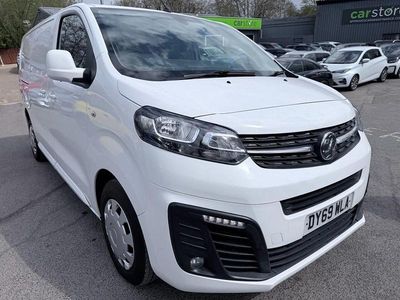 Second-hand Vauxhall Vivaro Sportive 101 CP (74 kW) 2019 Alb Monovolum
