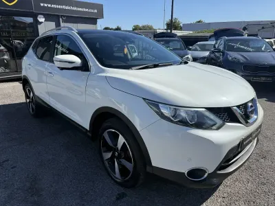 Used Nissan Qashqai N-Connecta 130 HP (95 kW) 2016 White SUV