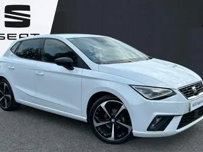 Begagnad Seat Ibiza FR Sport 80 HK (58 kW) 2023 Vit Halvkombi