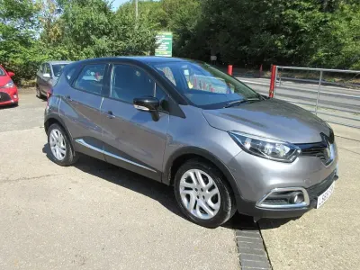 Used Renault Captur Dynamique 88 HP (64 kW) 2014 Cream SUV