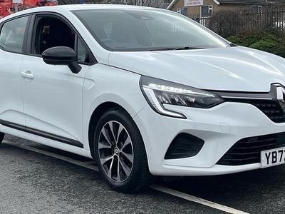 Used Renault Clio V Evolution 90 HP (66 kW) 2023 White  Hatchback