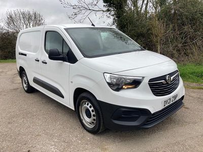 Used Vauxhall Combo 100 HP (73 kW) 2021 White MPV