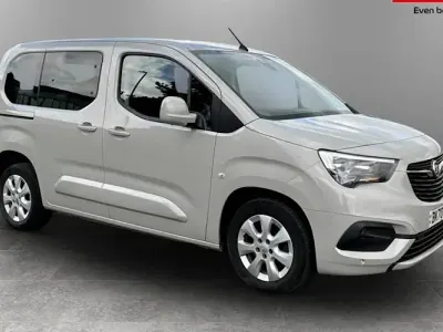 Używany Vauxhall Combo 131 KM (96 kW) 2020 Minivan