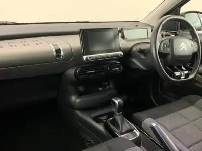 Used Citroën C4 Cactus Flair 108 HP (79 kW) 2018 Purple Hatchback