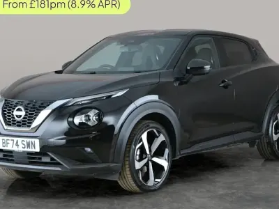 Usado Nissan Juke Tekna 114 HP (83 kW) 2023 Preto SUV