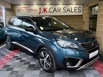 Used Peugeot 5008 Allure 118 HP (86 kW) 2017 Green Hatchback