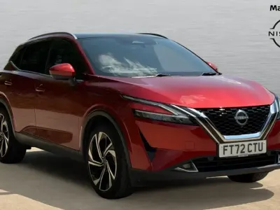 Used Nissan Qashqai Tekna+ 158 HP (116 kW) 2023 Special metallic  fuji sunset red SUV