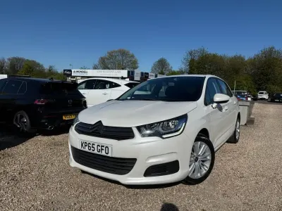 Używany Citroën C4 Feel 100 KM (73 kW) 2015 Biały Hatchback