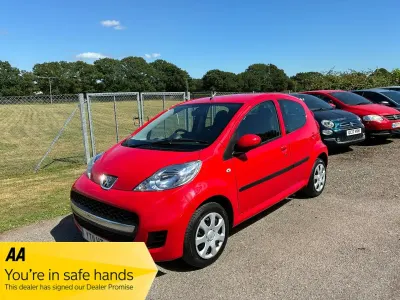 Used Peugeot 107 68 HP (50 kW) 2011 Red Hatchback