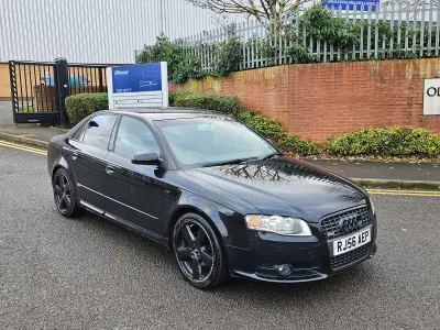 Begagnad Audi A4 S-Line 140 HK (102 kW) 2006 Svart Sedan