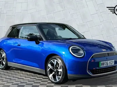 Used Mini Cooper SE Hatch 158 kW (215 HP) 2025 Blue Hatchback