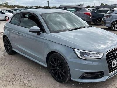 Usado Audi A1 S-Line 125 HP (91 kW) 2018 Cinzento Citadino