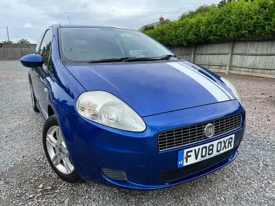 Used Fiat Grande Punto Active 65 HP (47 kW) 2008 Blue Hatchback