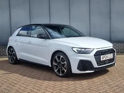 Usado Audi A1 Black Edition 113 HP (83 kW) 2024 Branco SUV