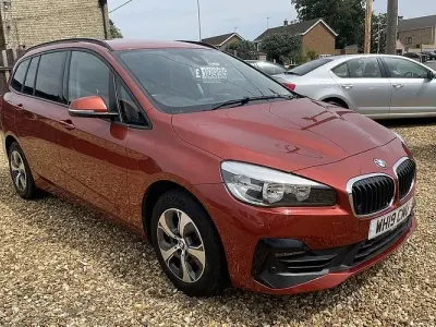 Used BMW 218 Comfort Edition 140 HP (102 kW) 2019 Orange Estate