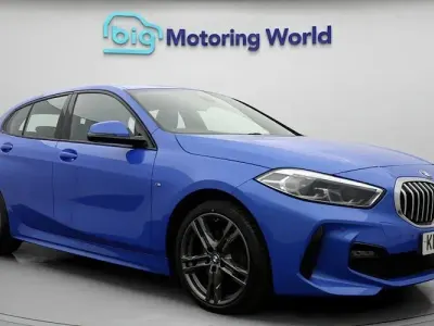 Używany BMW 118 M Sport 136 KM (100 kW) 2023 Niebieski Hatchback