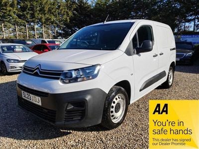 Used Citroën Berlingo 100 HP (73 kW) 2023 White MPV