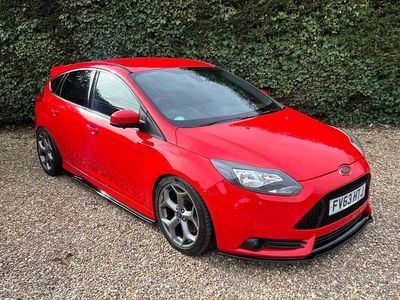 Used Ford Focus ST 250 HP (183 kW) 2013 Red Hatchback